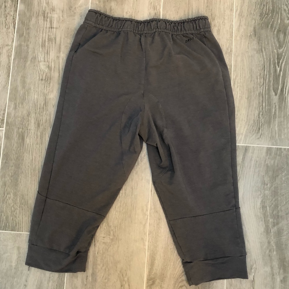 Nike Pro Womens Small Charcoal Gray Dri FIT Cropped Capri Joggers Sweatpants EUC - Picture 3 of 11